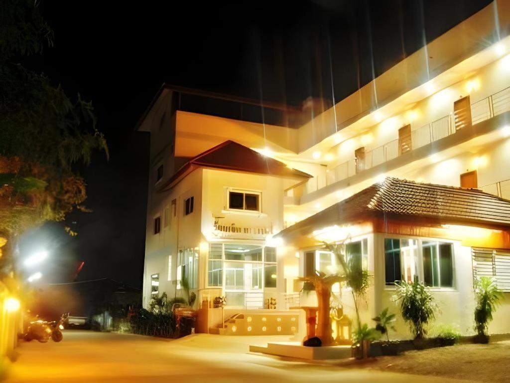 107 Tower Hotel Nan Luaran gambar
